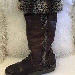 Women's Brown Leather Boots with Faux Fur Trim
